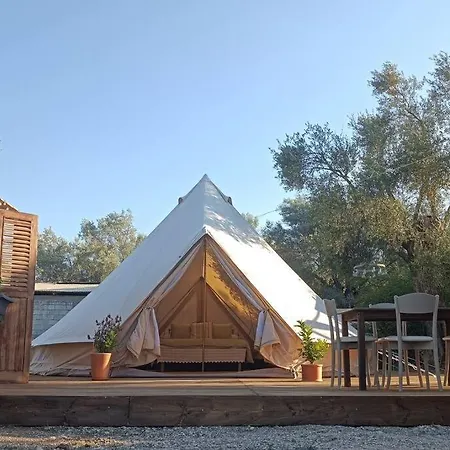 Campo de lujo Meltheane